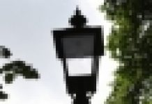 Ostrów Wlkp.: lampy na Starym Cmentarzu