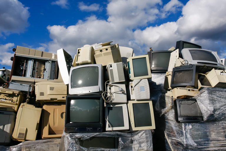 „Przekaż elektrośmieci do recyklingu. Pomóż odzyskać surowce”. 8. edycja Międzynarodowego Dnia Bez Elektrośmieci już 13 października