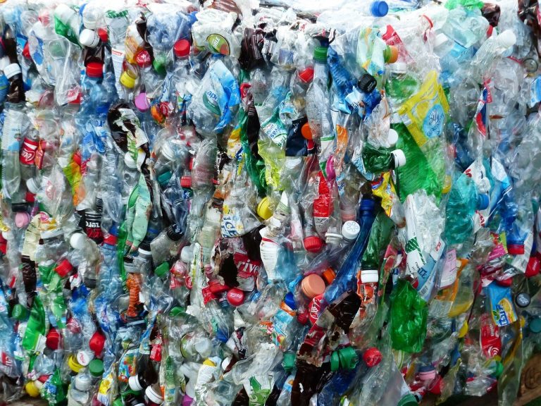 Brytyjskie odpady plastikowe trafiają do innych krajów. Polska na podium