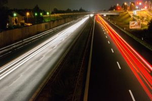 Gminy wydadzą mniej na oświetlenie dróg