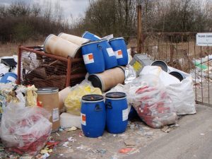 Lublin: Areszt za nielegalne gromadzenie odpadów niebezpiecznych