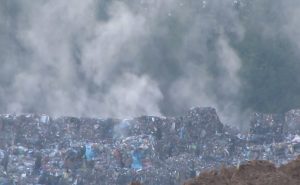 Pożar składowiska odpadów pod Białymstokiem