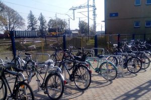 Pociąg do rowerów - PKP zamontuje 300 stojaków