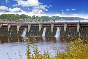 Czy elektrownie wodne będą płacić za wodę?