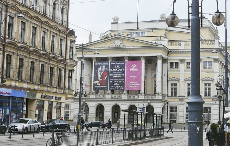 Wrocław pięknieje. Reklamowe porządki w Parku Kulturowym 