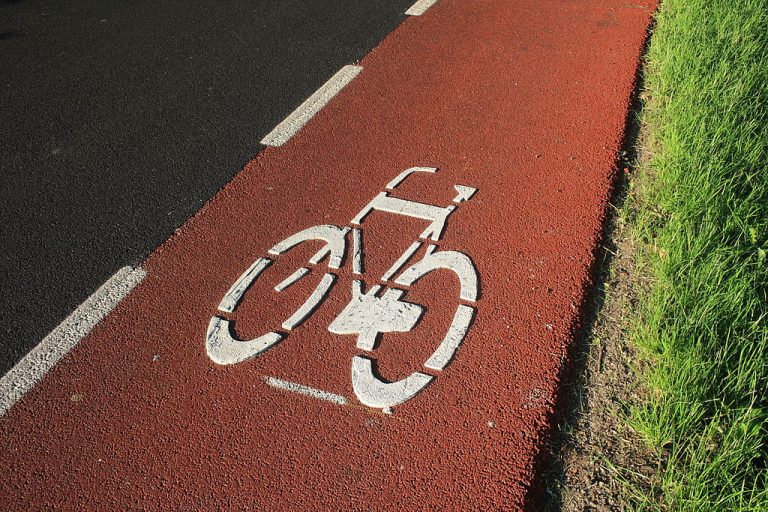 Ponad 100 mln zł na kieleckie drogi i ścieżki rowerowe bez kostki betonowej