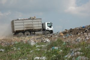 Transport odpadów ze zmianami. Wytyczne GIOŚ w czasie epidemii