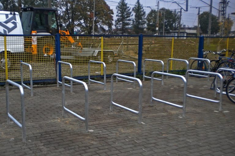Coraz więcej miejsc dla rowerów we Wrocławiu. Ponad 140 lokalizacji z nowymi stojakami