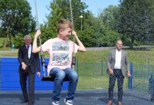 Aquanet zafundował poznaniakom wodne huśtawki z okazji 150-lecia wodociągów Huśtawka wodna Aqunaet, Jaśkowiak, Chudziński