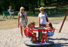 Plac zabaw w Stargardzie Szczecińskim na nowo Park Chrobrego w Szczecinie