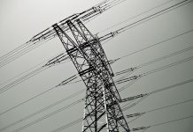 Bez niezbędnych inwestycji kolejny blackout energetyczny jest niemal pewny Sieć energetyczna, słup energetyczny