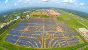 Indie: największe lotnisko zasilane wyłącznie energią słoneczną już działa