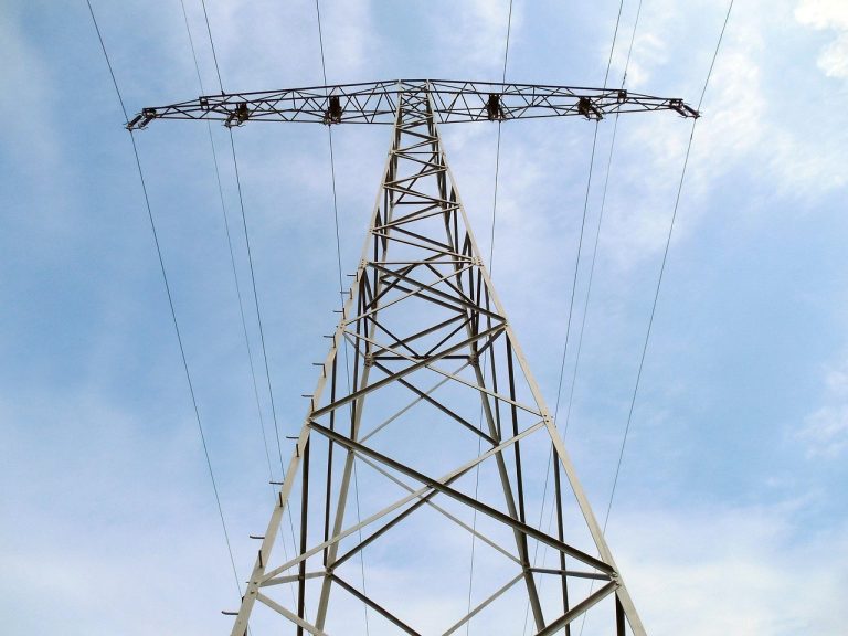 Energetyka przesyłowa i dystrybucyjna – raport PTPiREE