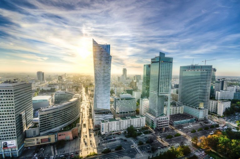 Rada Warszawy skarży zmianę nazw 47 ulic przez wojewodę