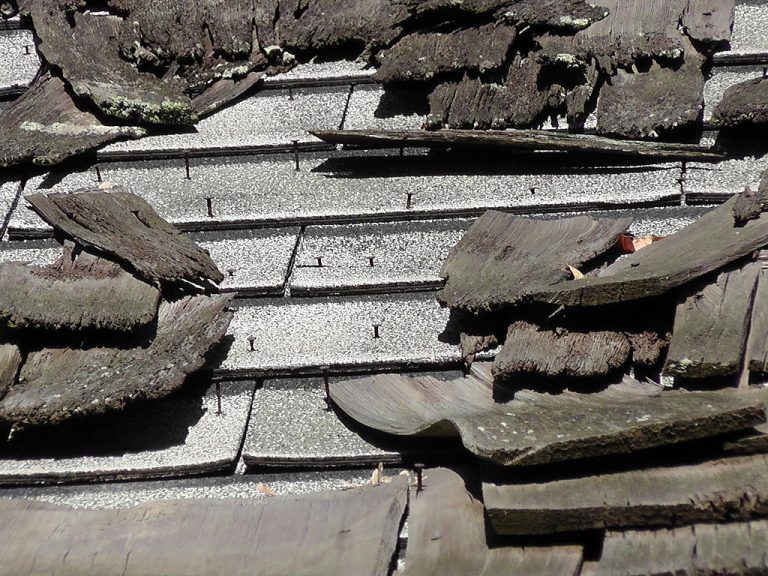 Niebezpieczny azbest znika z dachów na Dolnym Śląsku