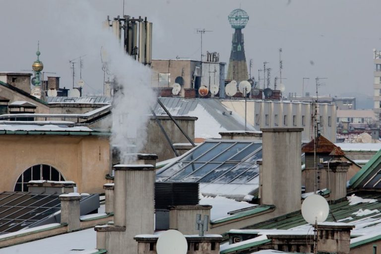 Zanieczyszczenia powietrza kosztują polską gospodarkę od 40 do 120 mld euro rocznie