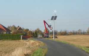 Dolnośląskie: zamiast nowych linii energetycznych - lampy zasilane energią wiatru i słońca