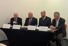 Byli ministrowie środowiska podczas konferencji prasowej