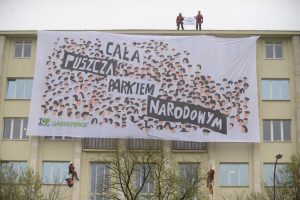 Greenpeace manifestuje na budynku Ministerstwa Środowiska
