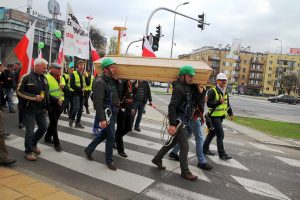Ponad 2 tys. wiatrakowców protestowało pod Sejmem