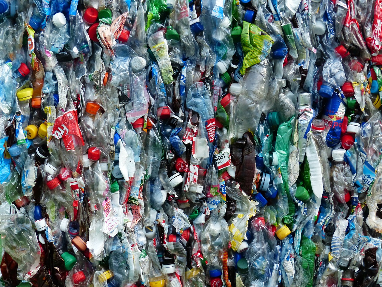 Odpady - butelki plastikowe. Jakie mają kody odpadów do BDO?