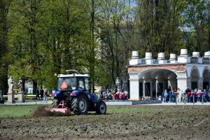 Warszawski ZOM odświeży 8 hektarów trawników w stolicy
