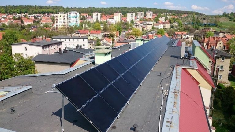 Nowa instalacja fotowoltaiczna zasili zajezdnię MPK