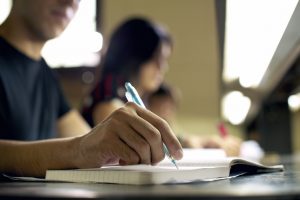 Studenci PW pracują nad sposobem wykrywania lodu na drodze