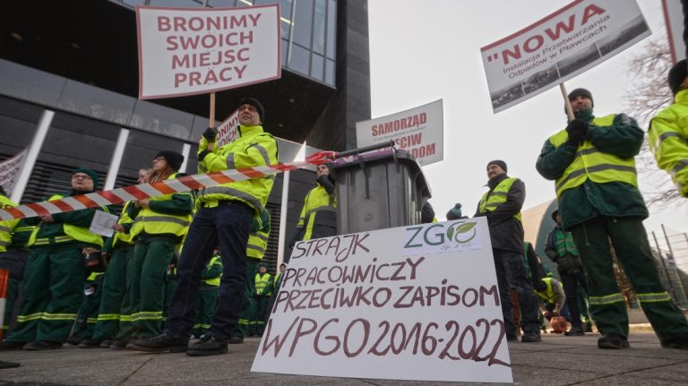 Pracownicy ZGO Jarocin stracą pracę? W Poznaniu odbył się protest