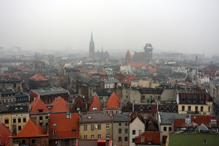 Aż szesnaście polskich miast już wyczerpało limit smogu na 2017 rok