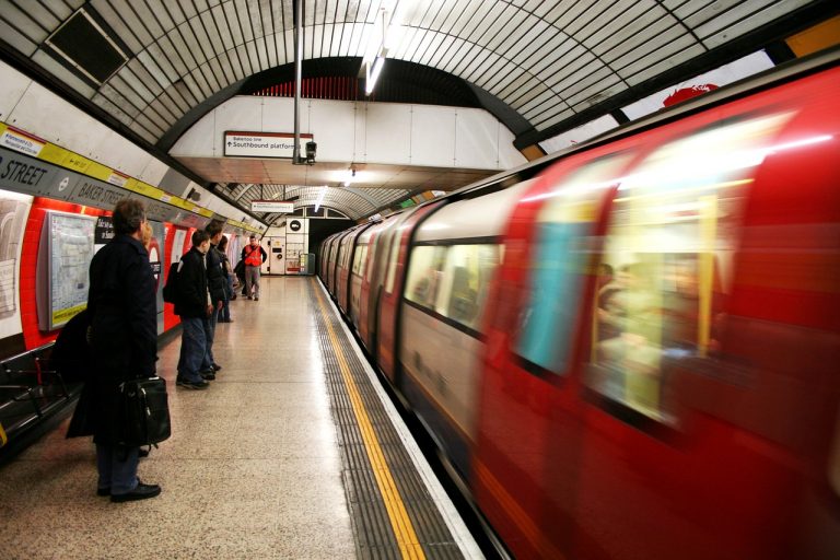 Powietrze w londyńskim metrze bardziej zanieczyszczone niż w samochodach