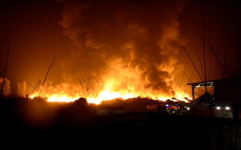Ogromny pożar składowiska odpadów w Kędzierzynie-Koźlu