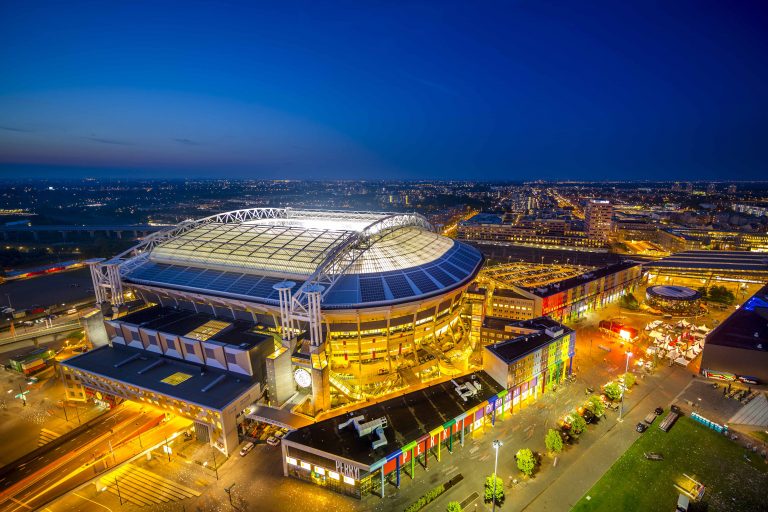 Akumulatory z odzysku zapewnią zasilanie awaryjne dla stadionu Amsterdam ArenA