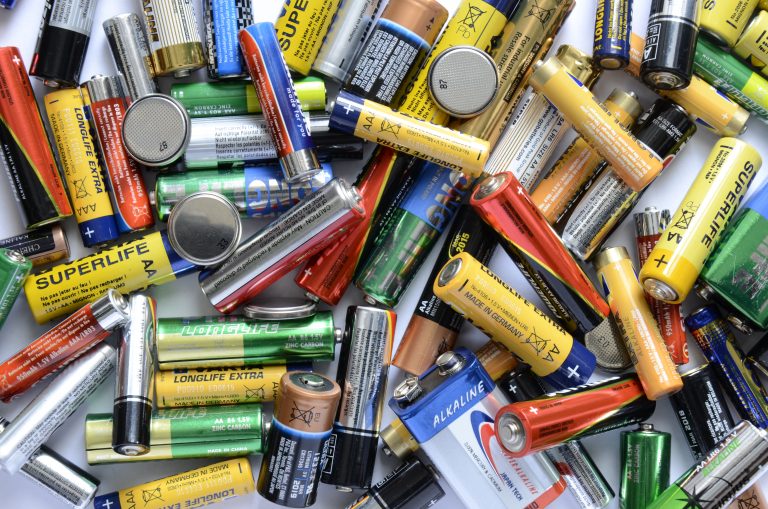 Recyklerzy powinni inwestować w odzysk surowców z baterii