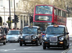 Wielka Brytania chce zakazu sprzedaży samochodów z silnikami Diesla i benzynowymi