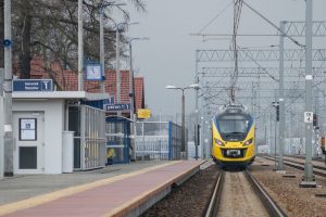 Nowe pociągi, nowe drogi. 1,2 mld zł z UE na strategiczne inwestycje