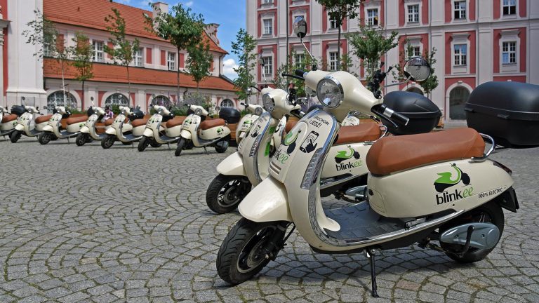 W Poznaniu wystartował scooter-sharing [WIDEO]