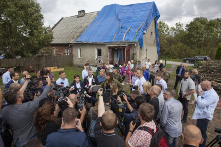 Poszkodowani w sierpniowych nawałnicach zgłaszają coraz więcej szkód