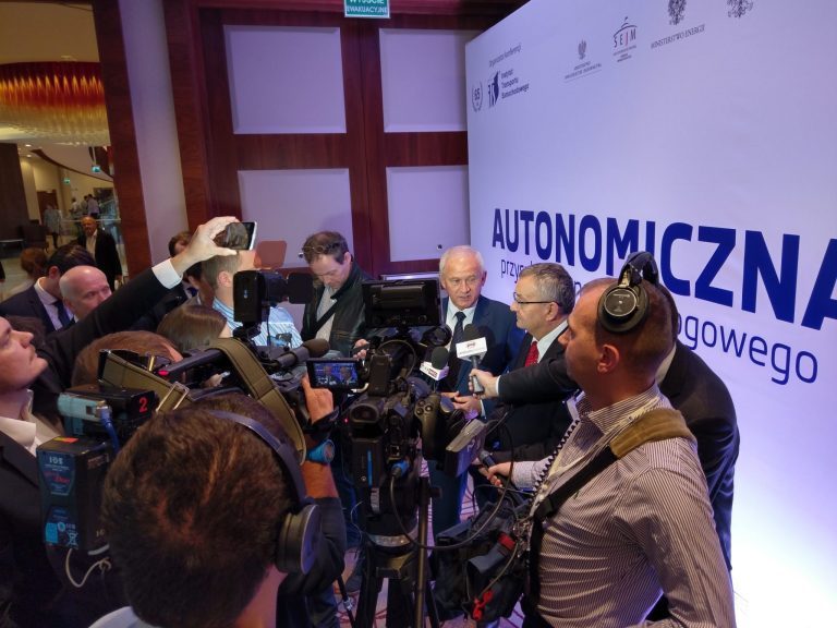 Rząd chce wspierać rozwój pojazdów autonomicznych w Polsce [WIDEO]