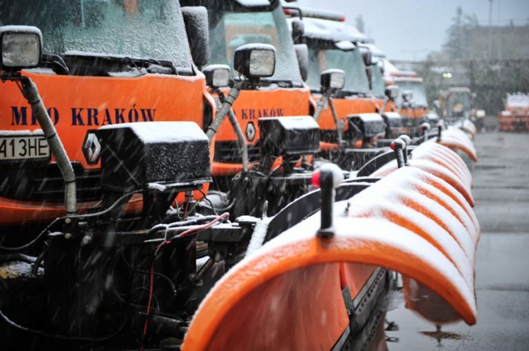 Akcja zima. Polskie miasta rozpoczęły walkę ze śniegiem