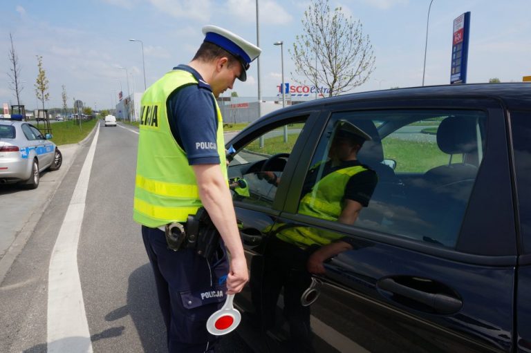 Mandaty za car-sharing. Policja karze za brak dowodów rejestracyjnych