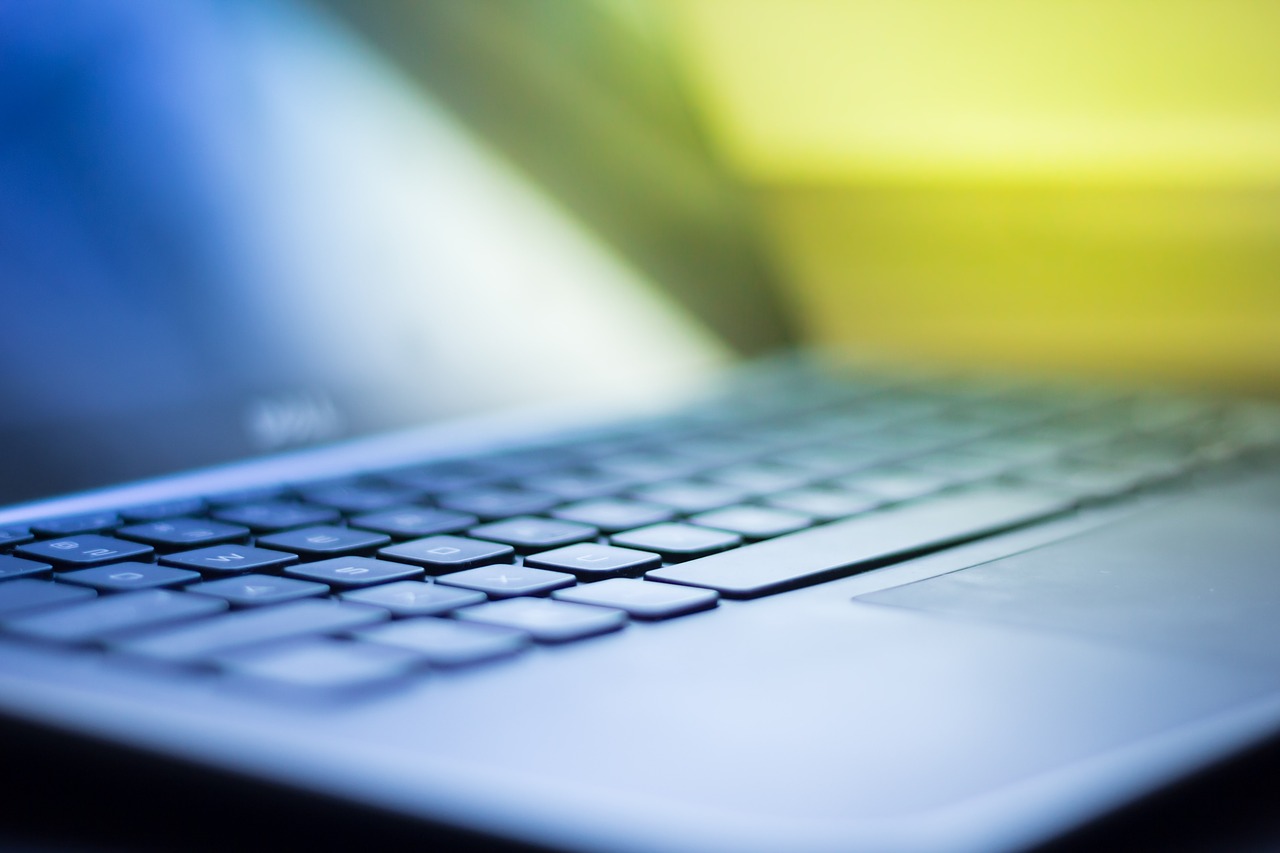 Laptop - niezbędne urządzenie jeśli chodzi o kody odpadów do BDO