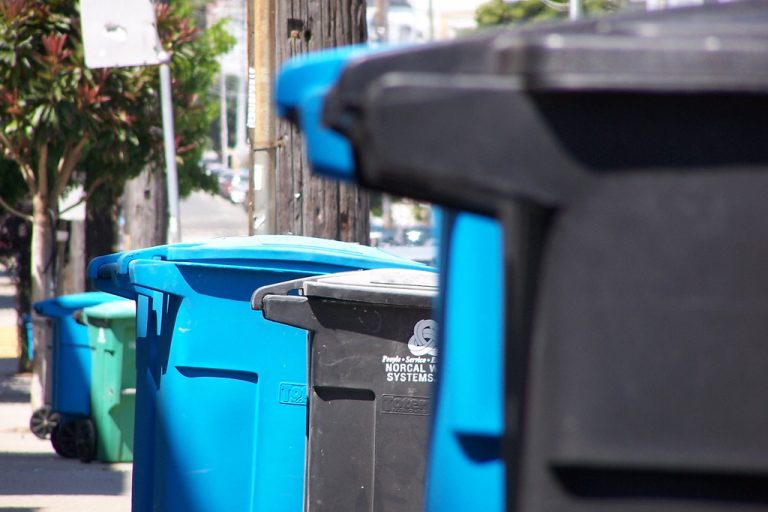 Opłata śmieciowa powinna finansować cały system odpadowy w gminie