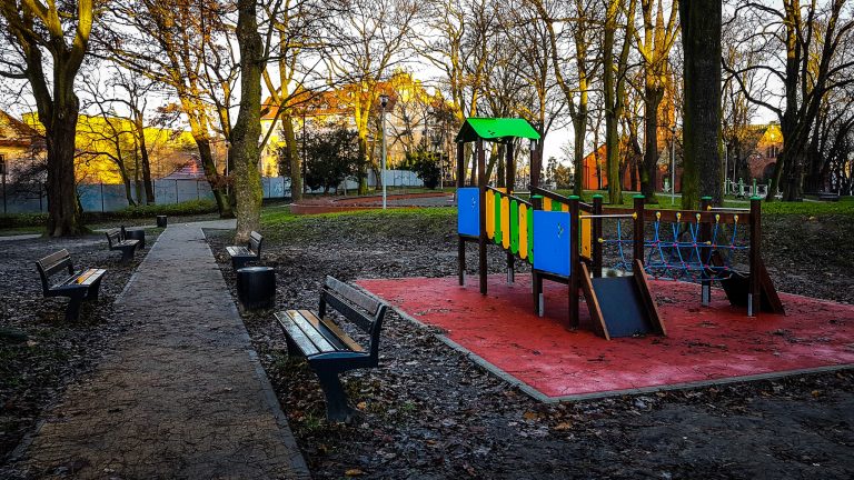 Kończy się remont parku Nadratowskiego w Szczecinie