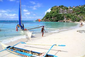 Rajską wyspę Boracay na Filipinach zalewają ścieki