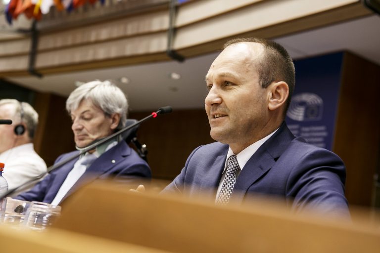 Kto wpisał kontrowersyjny artykuł do Prawa wodnego? Sprawę zbada prokuratura