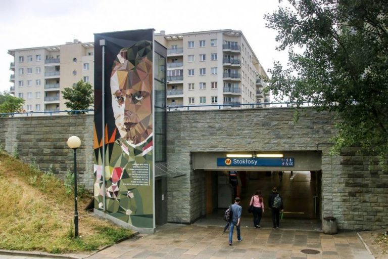 Metro i historia. W Warszawie pojawiły się nowe murale [ZDJĘCIA]