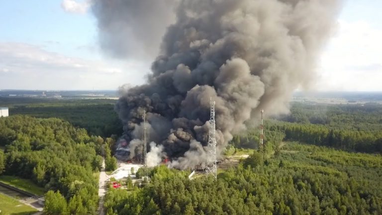 Duży pożar odpadów chemicznych na Dolnym Śląsku [WIDEO]