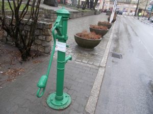 Poznański Aquanet demontuje studnie lokalne