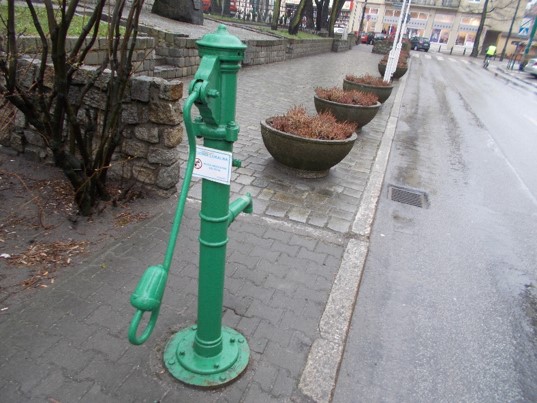 Poznański Aquanet demontuje studnie lokalne